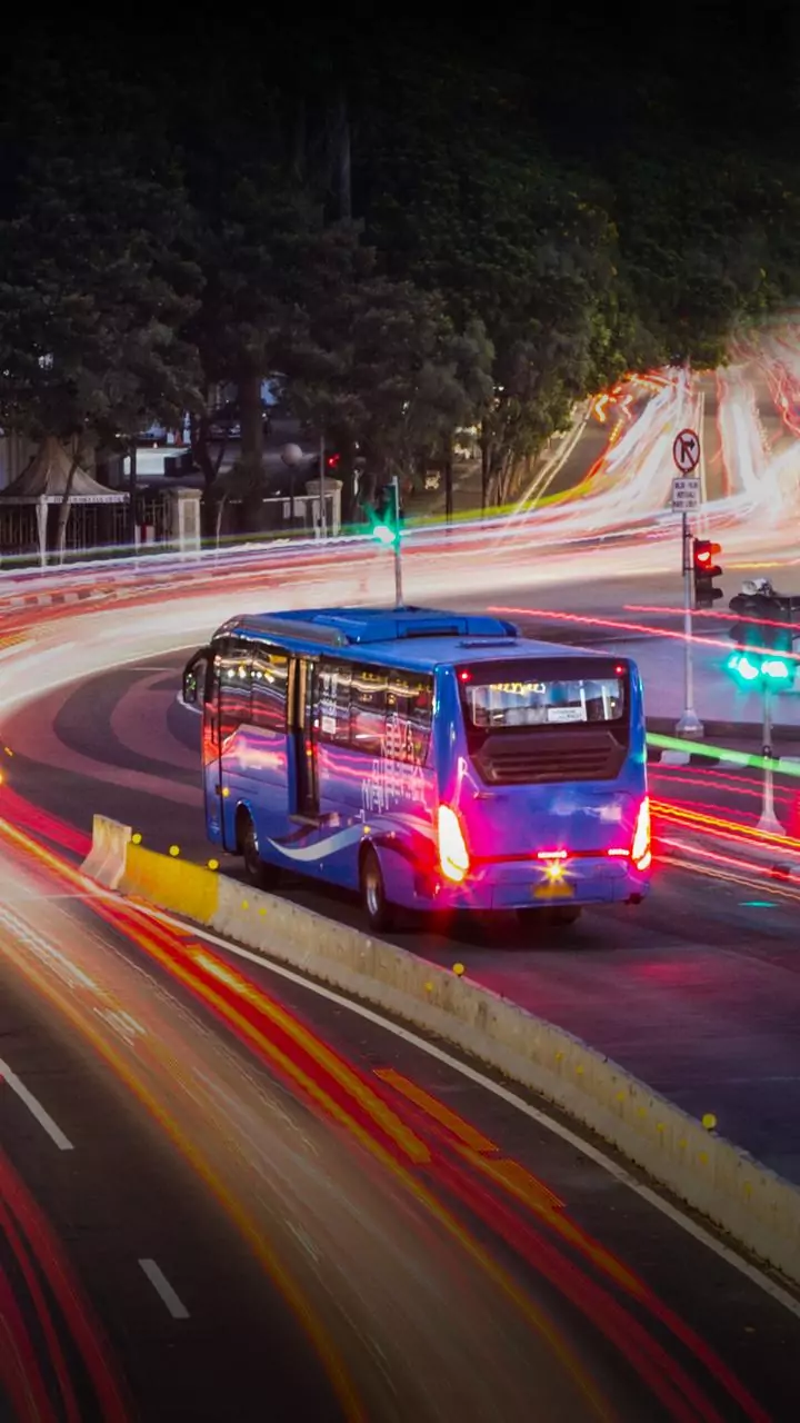 Three killed as car collides with bus on Bengaluru outskirts