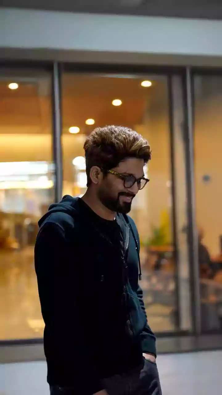 Allu Arjun Deletes I-Day Post After Backlash Over Missing Ashoka Chakra, Branding On Red Fort: 'What A Shame'