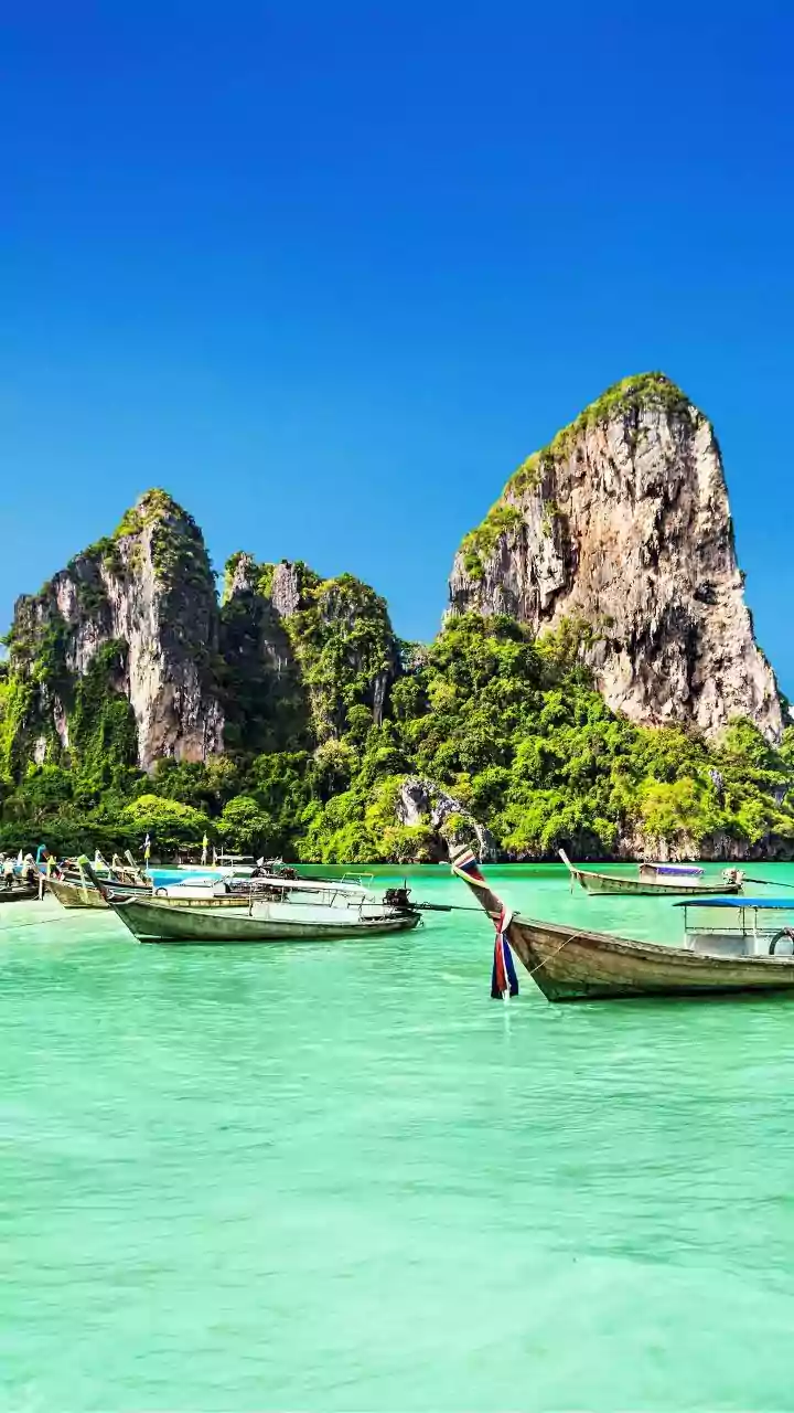 Why Young Indian Tourists Need Confirmed Hotel Bookings For Smooth Thailand Immigration