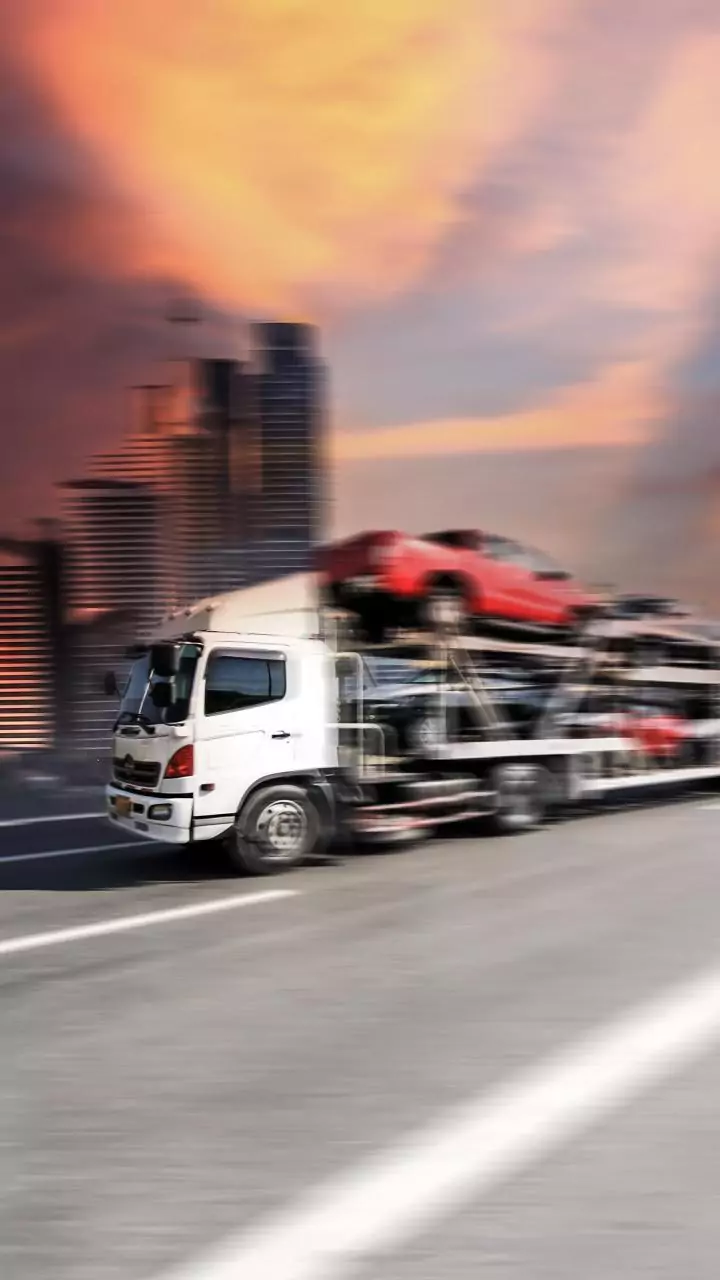 Four dead, 11 injured in bus-truck collision in UP