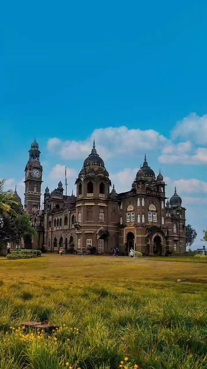 Car chases, crematorium drama mark ticket turmoil as civic poll nominations end in Maharashtra