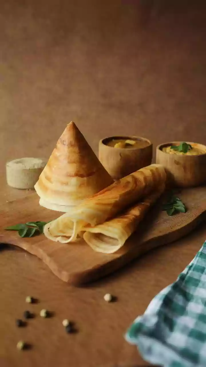 Humid air, hot tawa – crisp texture under test