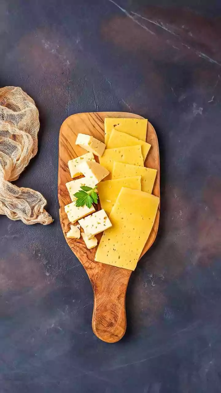 Crafting the Perfect Charcuterie Board: A Culinary Guide