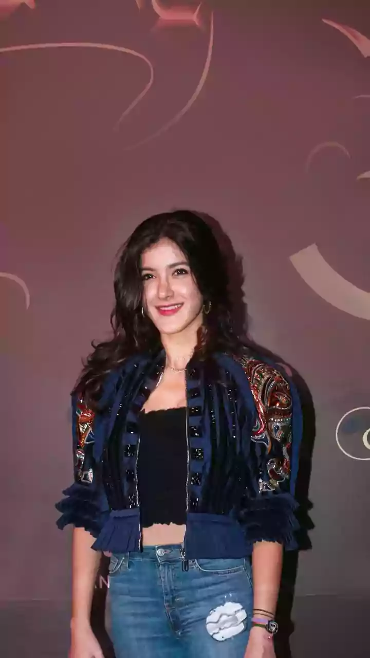 Shanaya Kapoor brings bold green looks to 'Tu Yaa Main' promotions