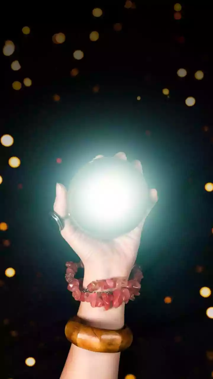 Tarot Guidance For Every Zodiac Sign With Vastu Tip Of The Day: December 12, 2025