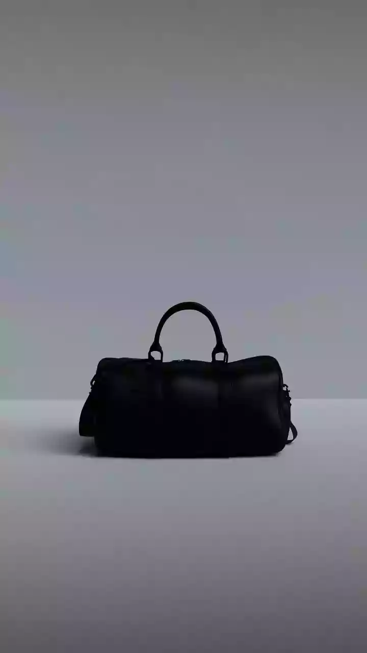 The 5-4-3-2-1 Rule Can Shrink a Week's Wardrobe into One Bag