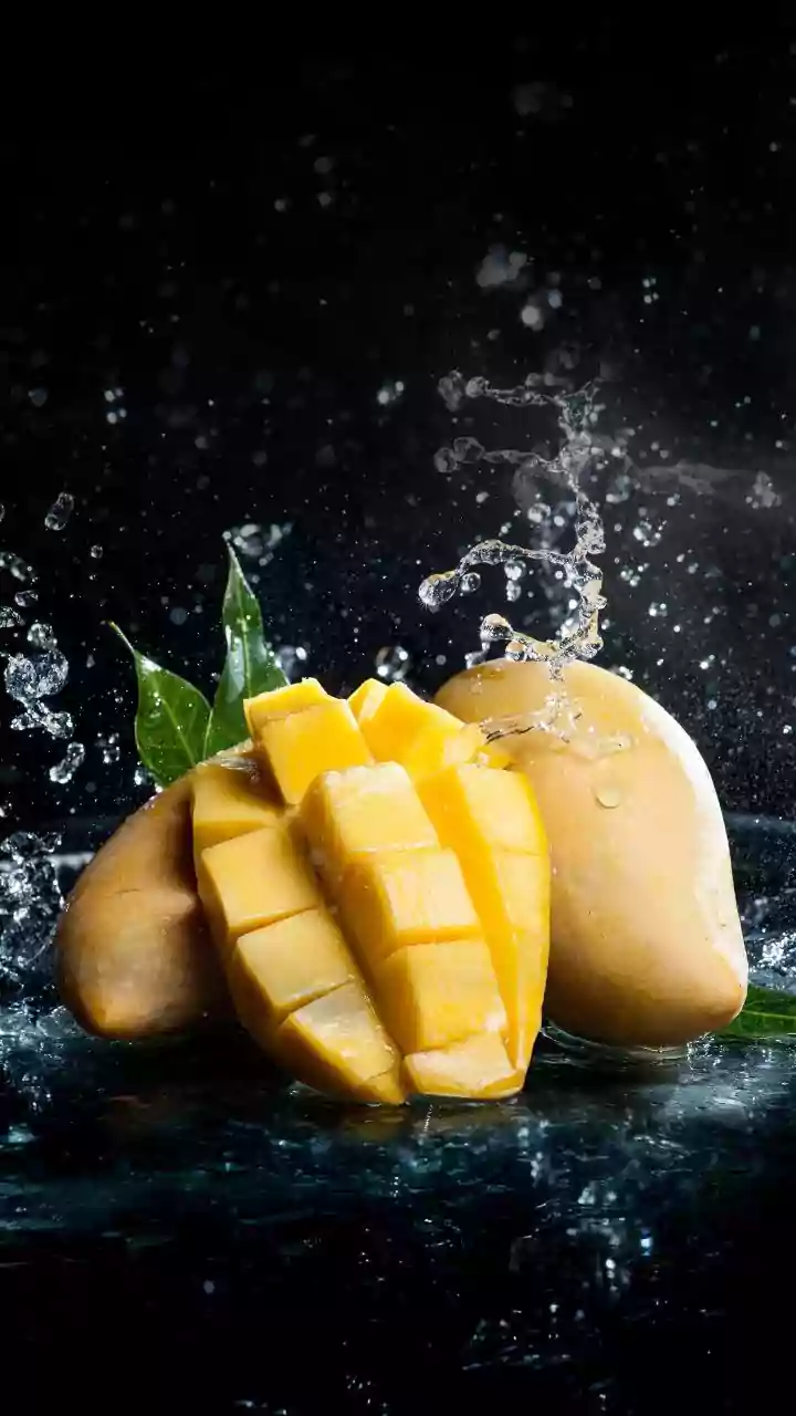 Karnataka's Air Shipment Highlights the Logistics of Sending Ripe Fruit Abroad