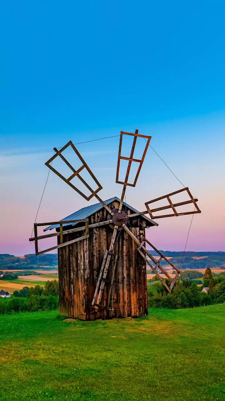 Dry air feels easy at first—but you may feel the dryness build through the day.