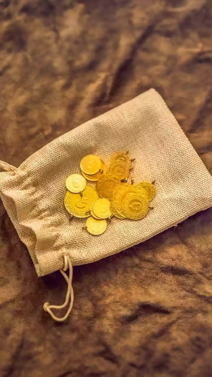 22K Gold Jewellery Vs 24K Coins: Comparing Use, Purity And Purchase Purpose