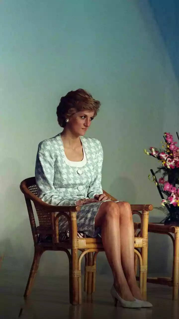 Princess Diana's Beloved '80s Pump Dominates 2026 Fashion Runways