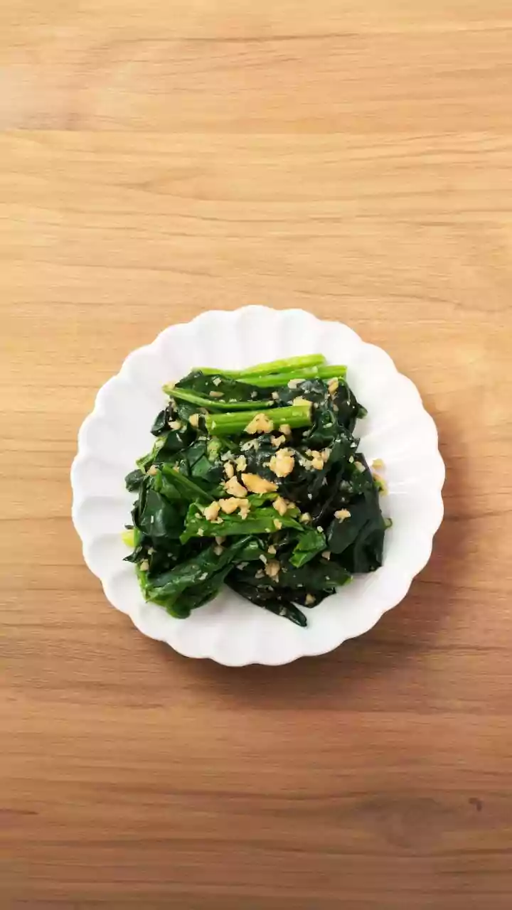 Spinach Secrets: Unlocking Its Blood Sugar Benefits While Dodging Raw Risks