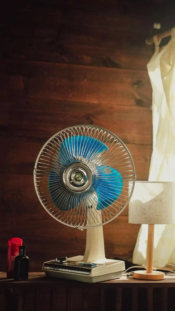 Beyond 40°C: Why Electric Fans Can Be Dangerous During India's Extreme Heatwaves
