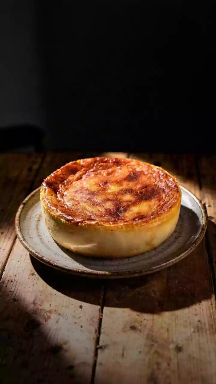Bolo de leite que parece pudim: o segredo da receita cremosa que derrete na boca