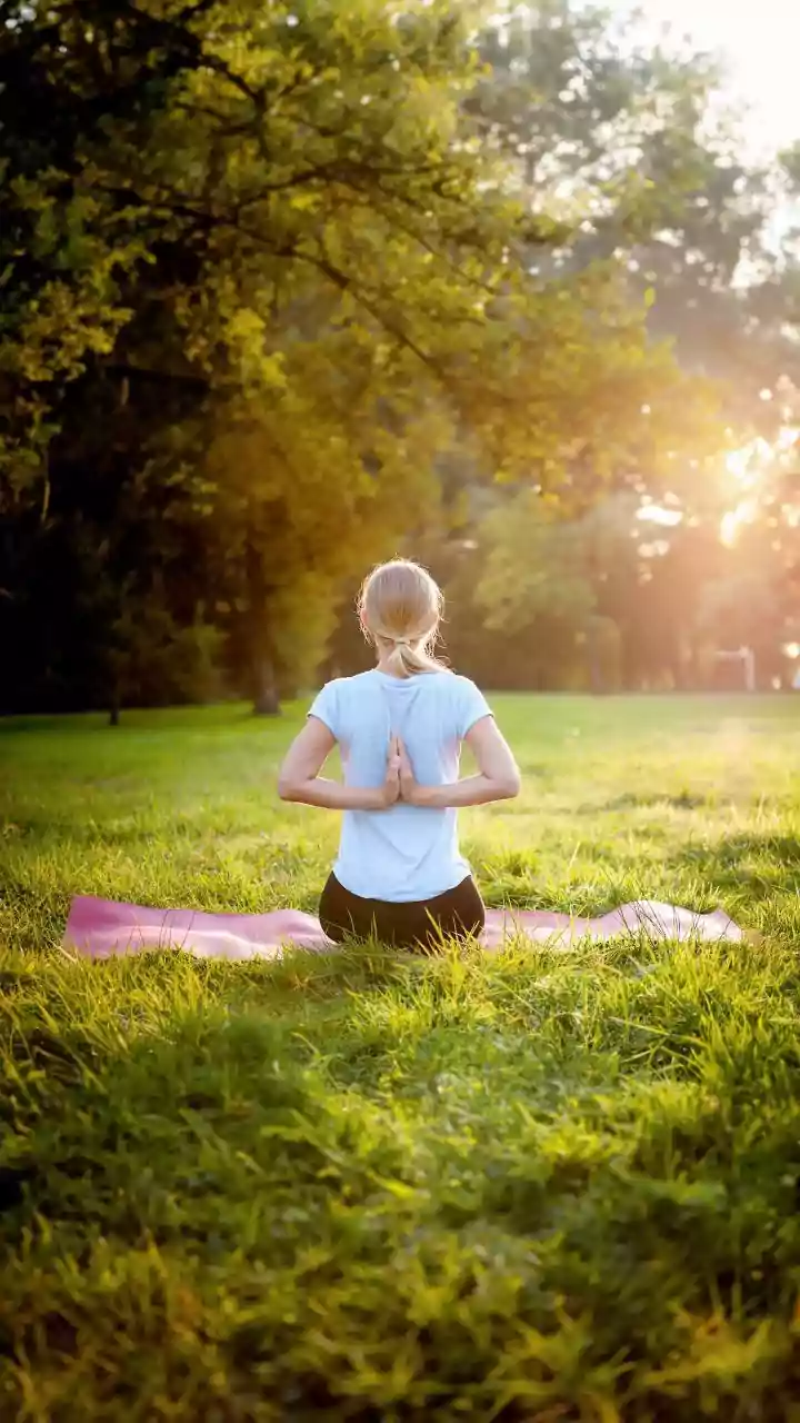 Fix Phone Strain Easily Simple Yoga Asanas That Target Rounded Shoulders And Back
