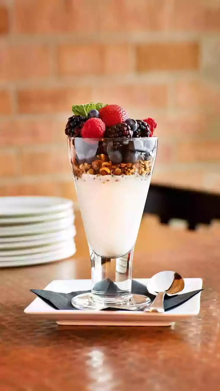 Greek Yoghurt Parfaits Offer Protein, Fruit and Crunch in Layers