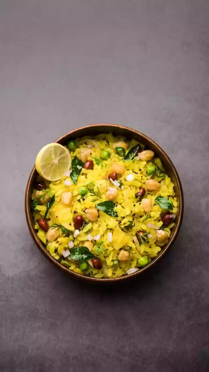 Poha with sprouts: A protein-packed breakfast