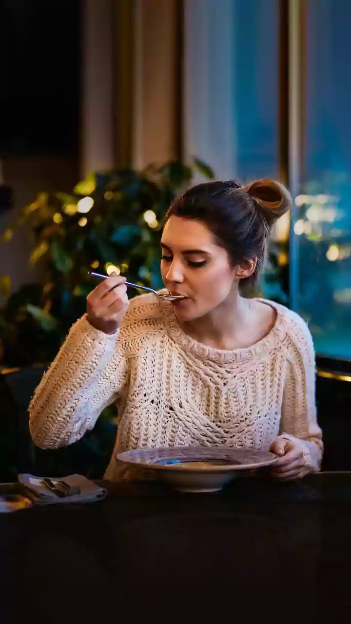 Could Late Dinners Affect Blood Sugar? Scientists Continue To Investigate