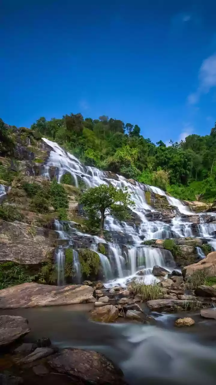 Early Monsoon Travel Boom Sends Visitors Towards Maharashtra’s Waterfalls