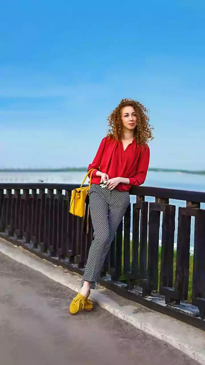 10 Comfy & Chic Trousers: Elevate Your Travel Style Without Sacrificing Comfort