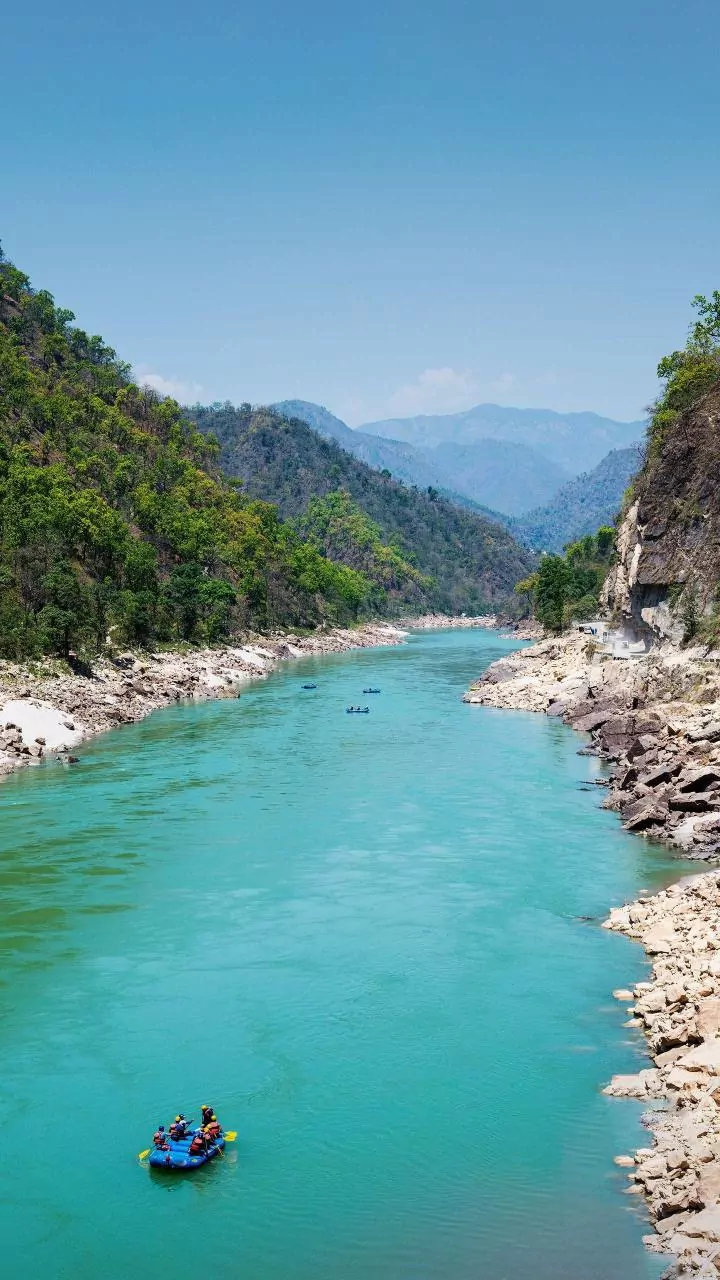Andhra Pradesh Rescues Telugu People in Nepal