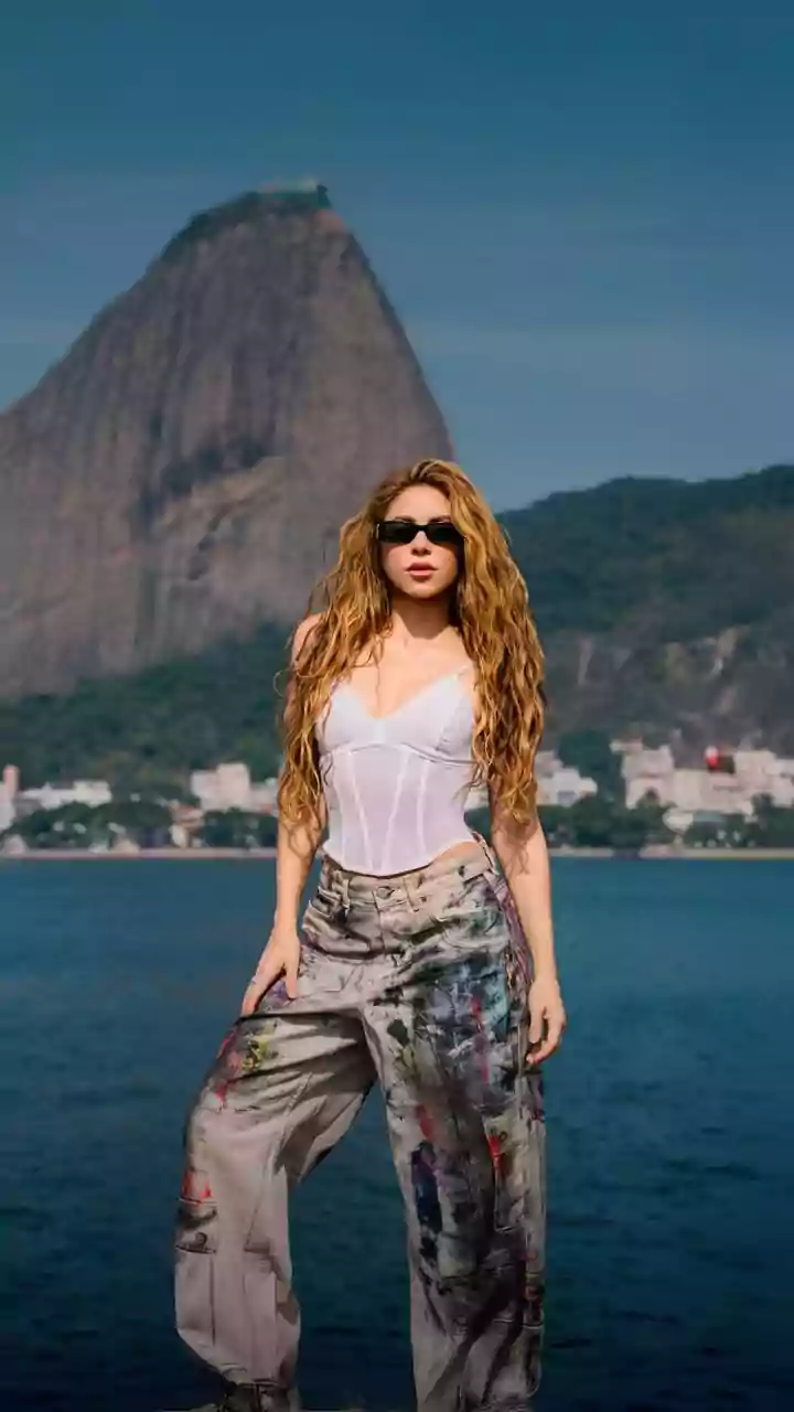 Anitta e Shakira se encontram no Brasil antes de show em Copacabana: veja