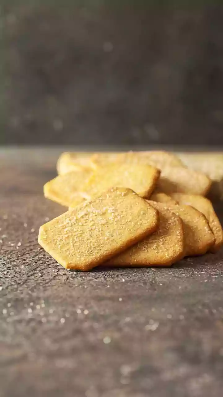 Pune's 70-Year Secret: The Beloved Ghee Biscuits Still Drawing Crowds
