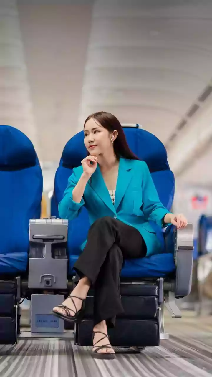 4 Expert-Approved Ways To Reduce Leg Swelling After Long Winter Flights