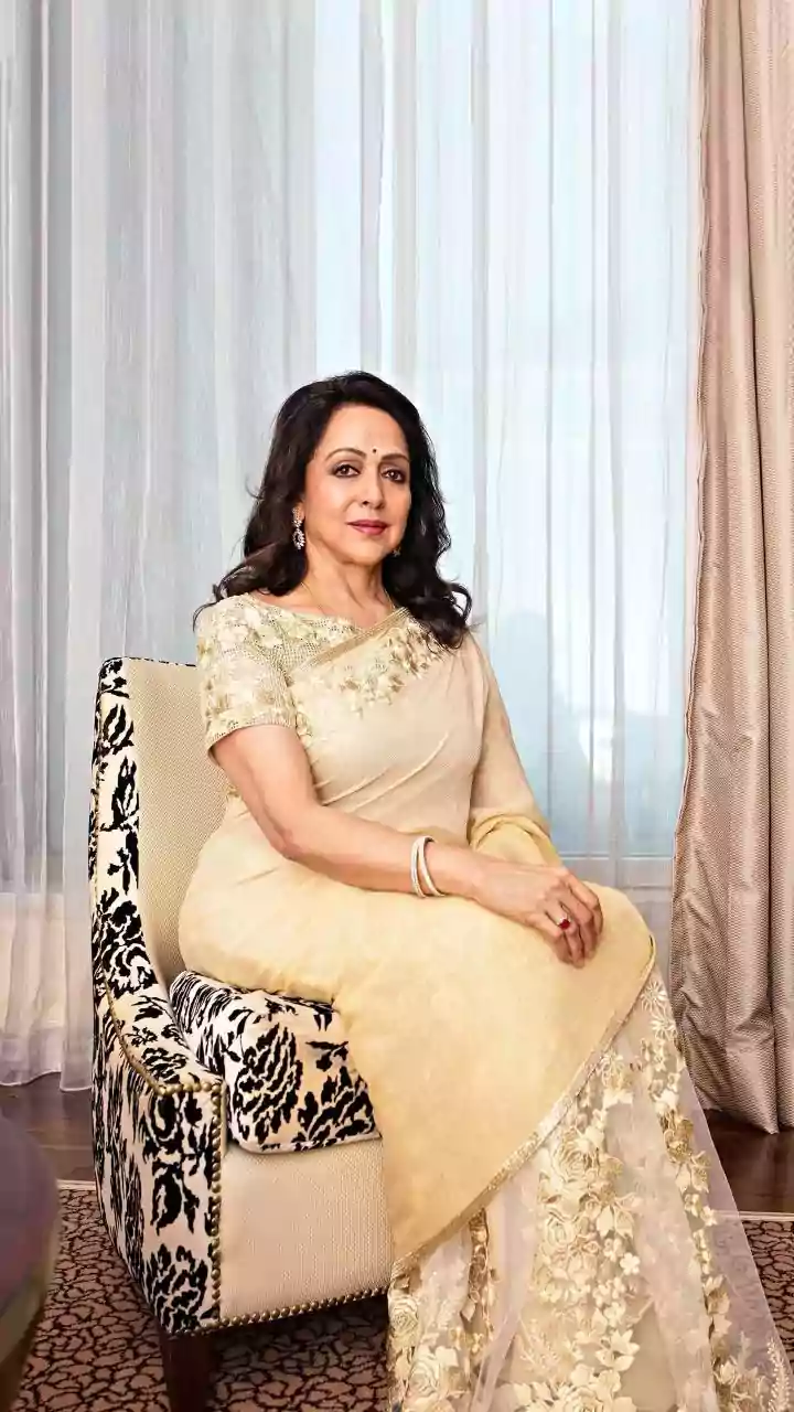 Hema Malini Gets Emotional Remembering Dharmendra At Prayer Meet: ‘Humein Ek Hit Pair Ke Roop Mein…’