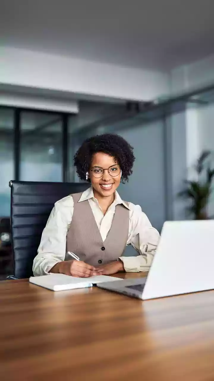 How AI Expense Assistants Categorise Daily Cash Flow For First-Time Corporate Employees