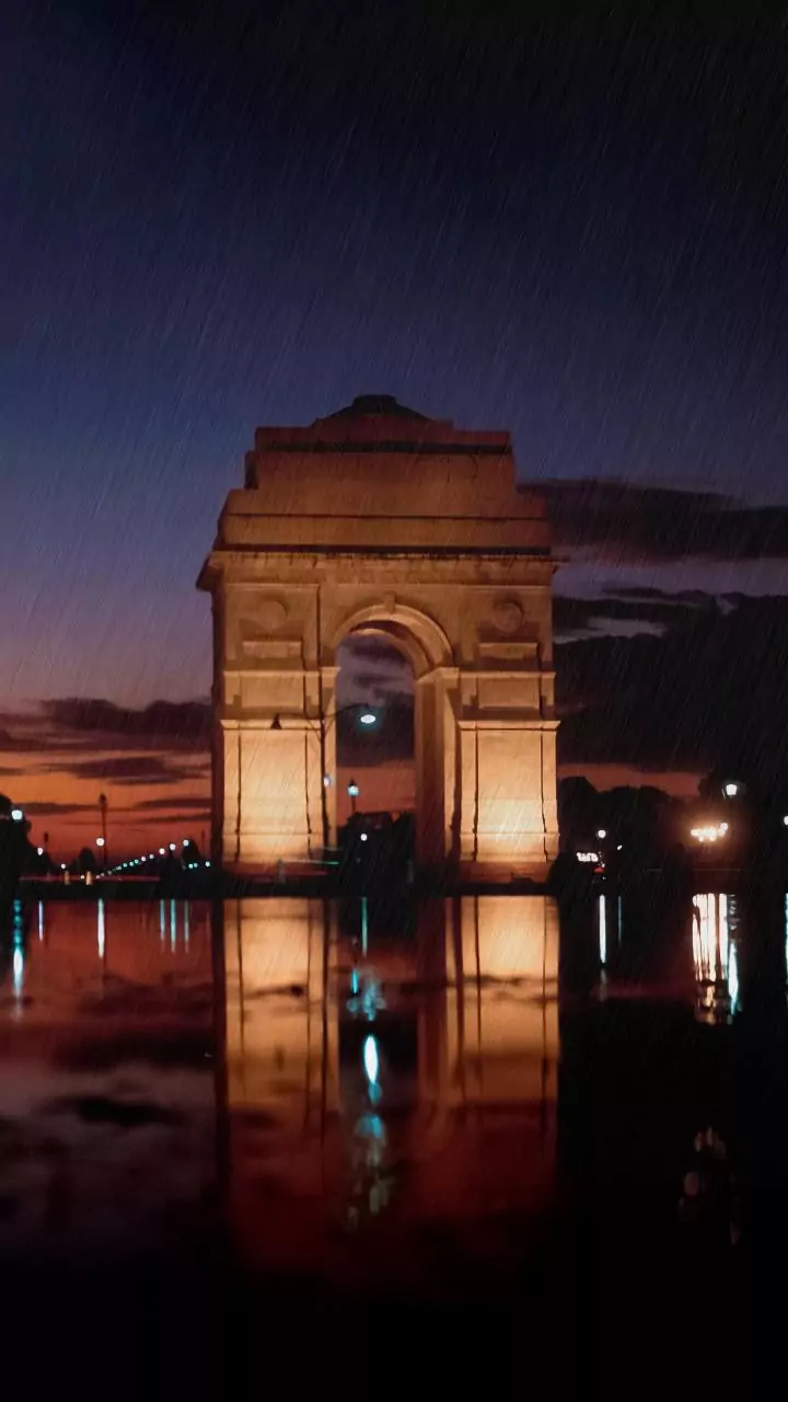 Cold wave and dense fog combine to disrupt life in Delhi, Punjab and nearby states