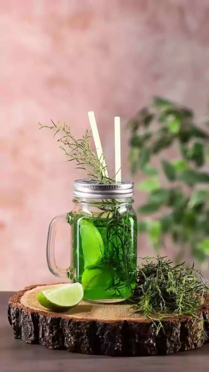 5 Summer-Special Homemade Probiotic Drinks for Optimal Gut Health