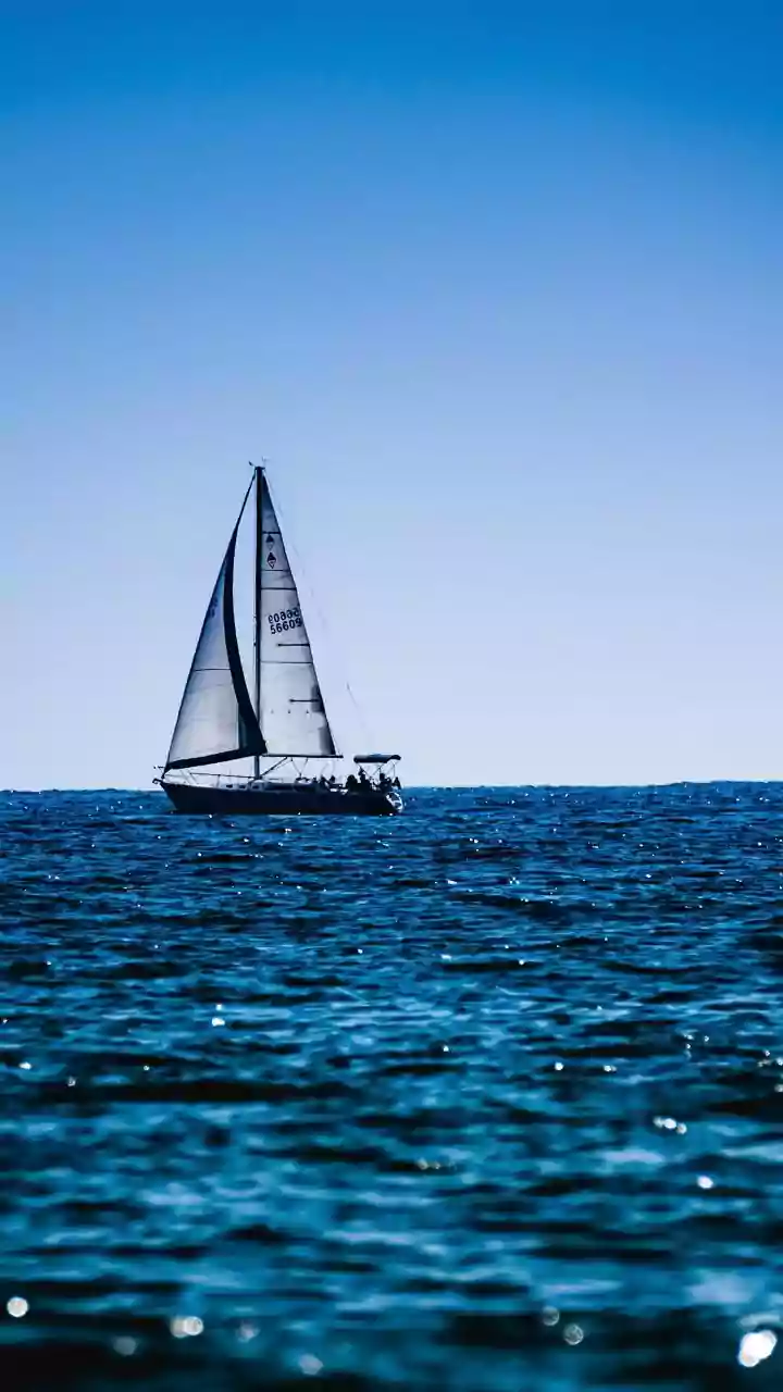 Sailing into Tomorrow: Tech Transforming Boating