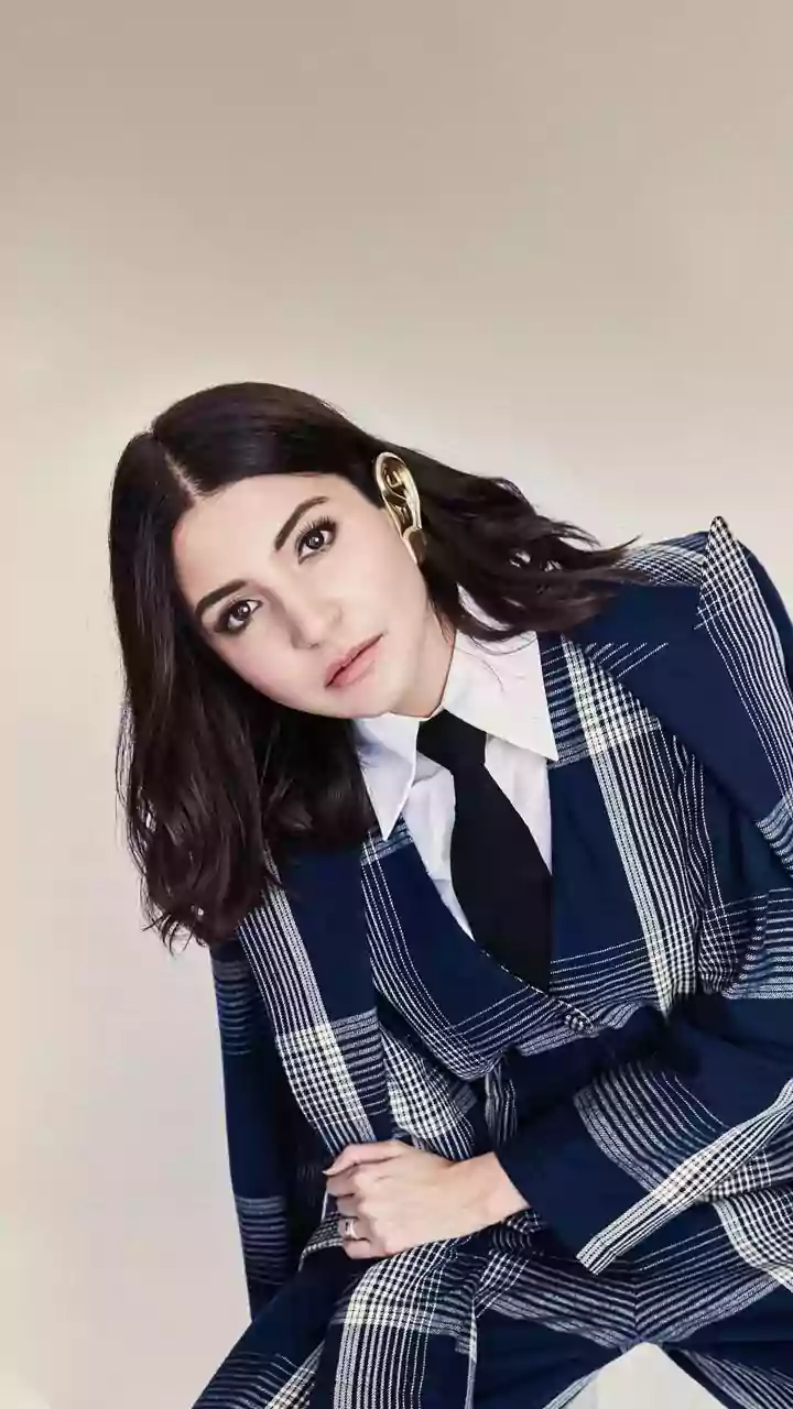 Anushka Sharma’s Breezy Checkered Kurta Deserves A Spot In Every Summer Closet