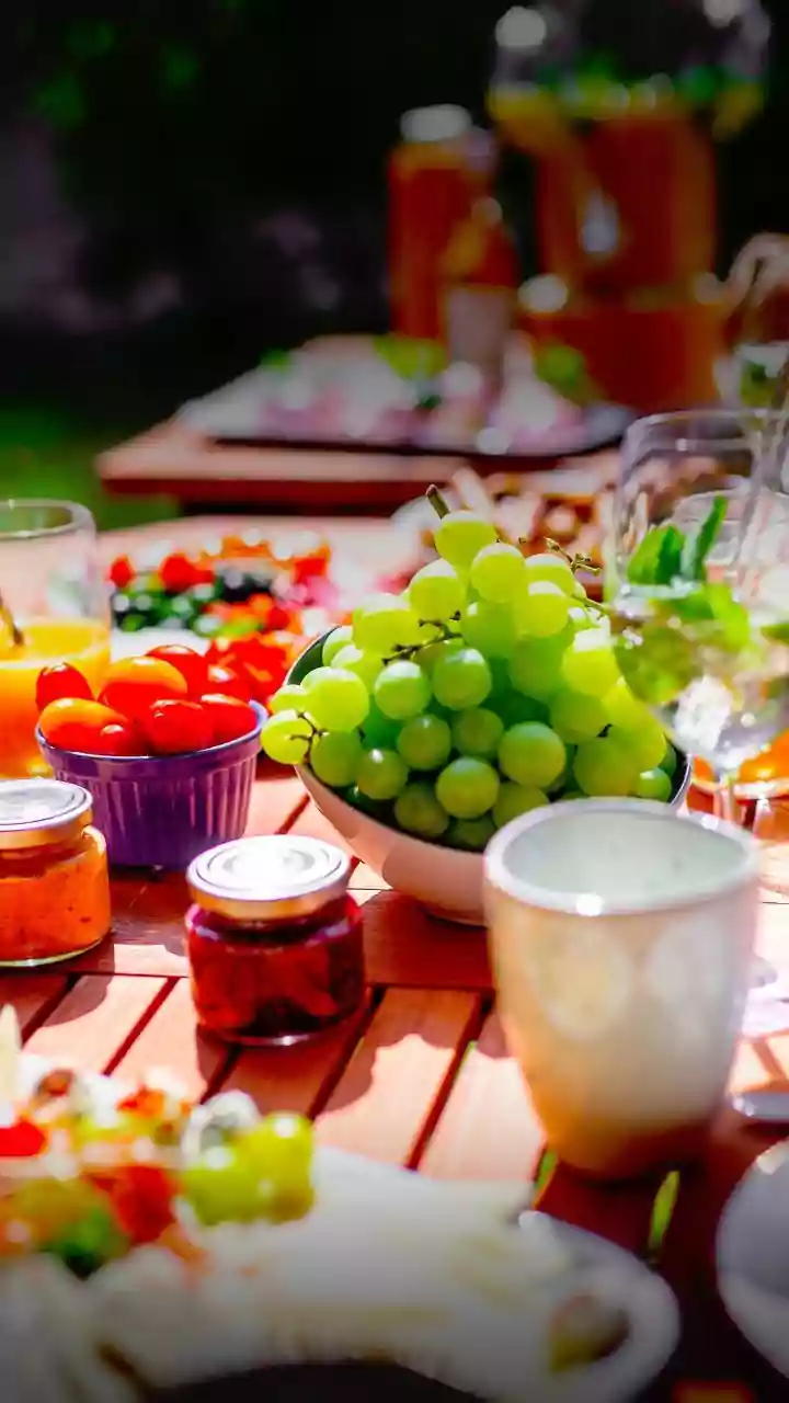 Food-Festival Groups Should Divide Portions before Everyone Orders Separately