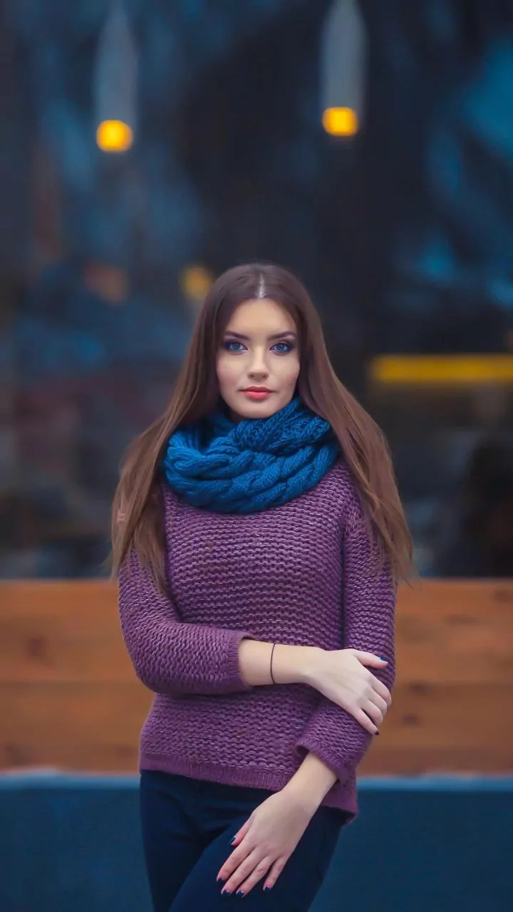How to style infinity scarves