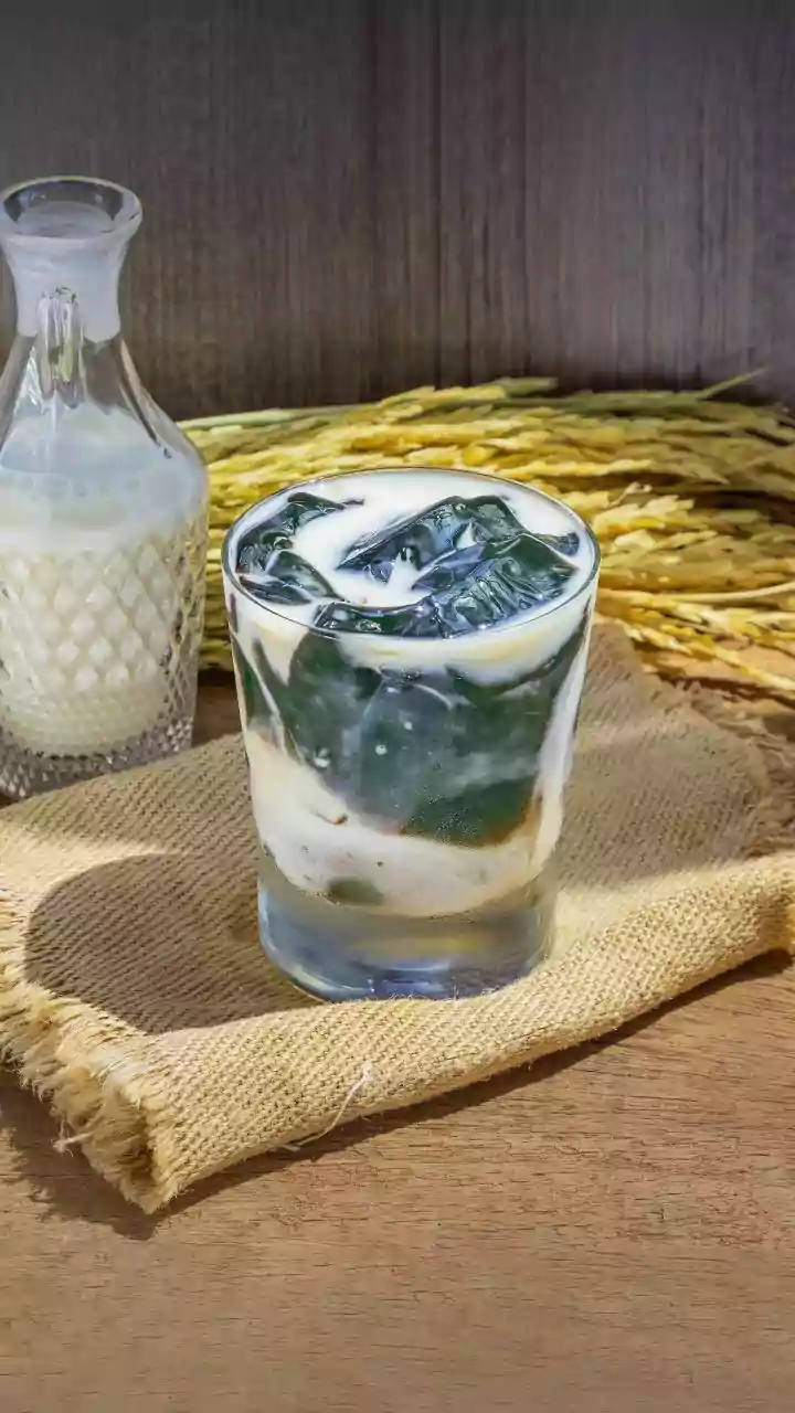 Fermented Rice Water Elixir Pazhanthanji Challenges Modern Smoothie Trends Across Urban Cafes