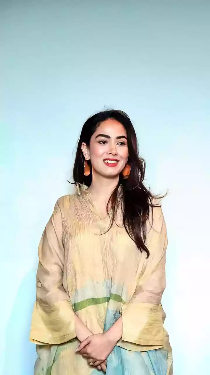 Mira's Makeup Secrets: Sunset Look Hacks!