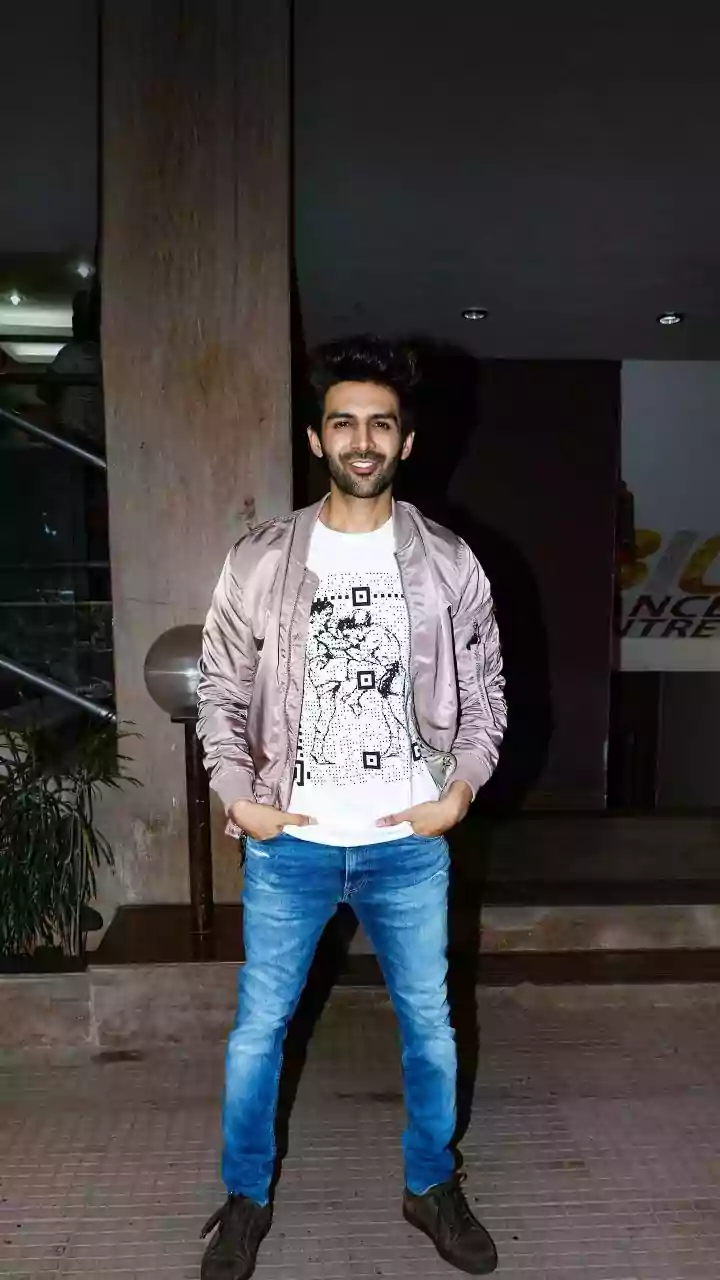 Kartik Aaryan's Culinary Stop at Delhi's Historic Kwality Restaurant