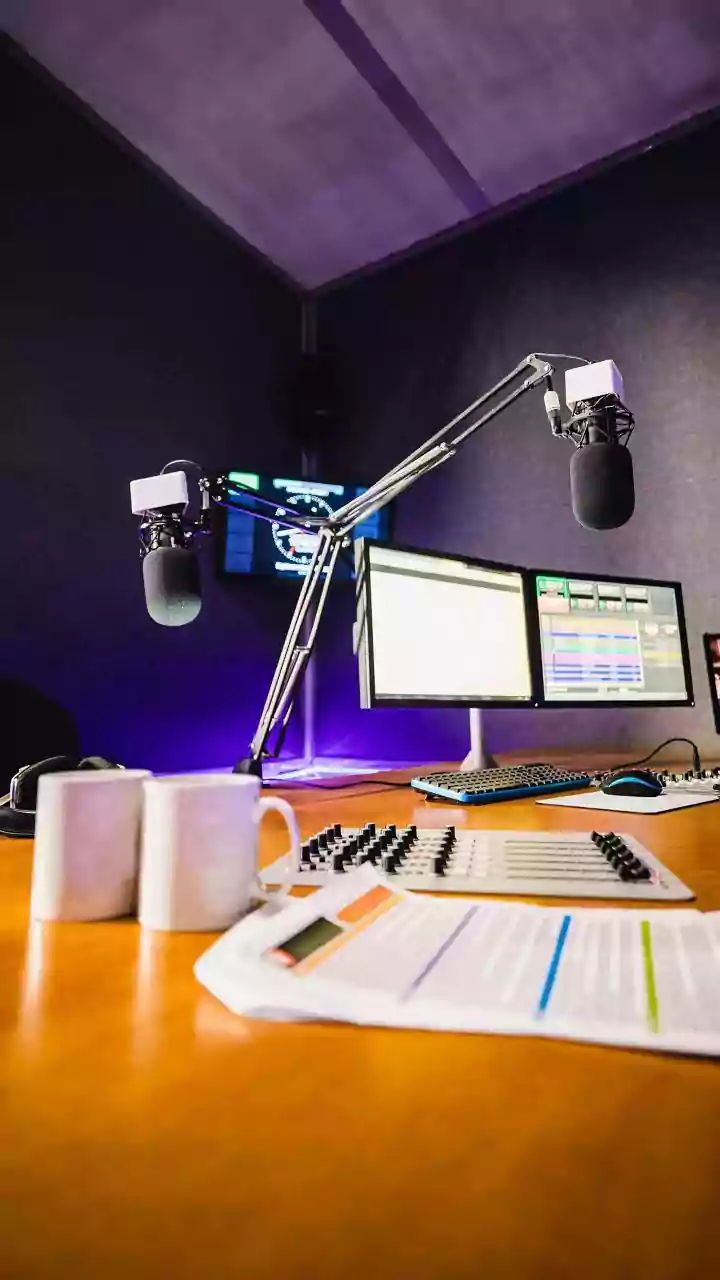 Tier 2 creators adopt AI short generators to streamline podcast video editing workflows