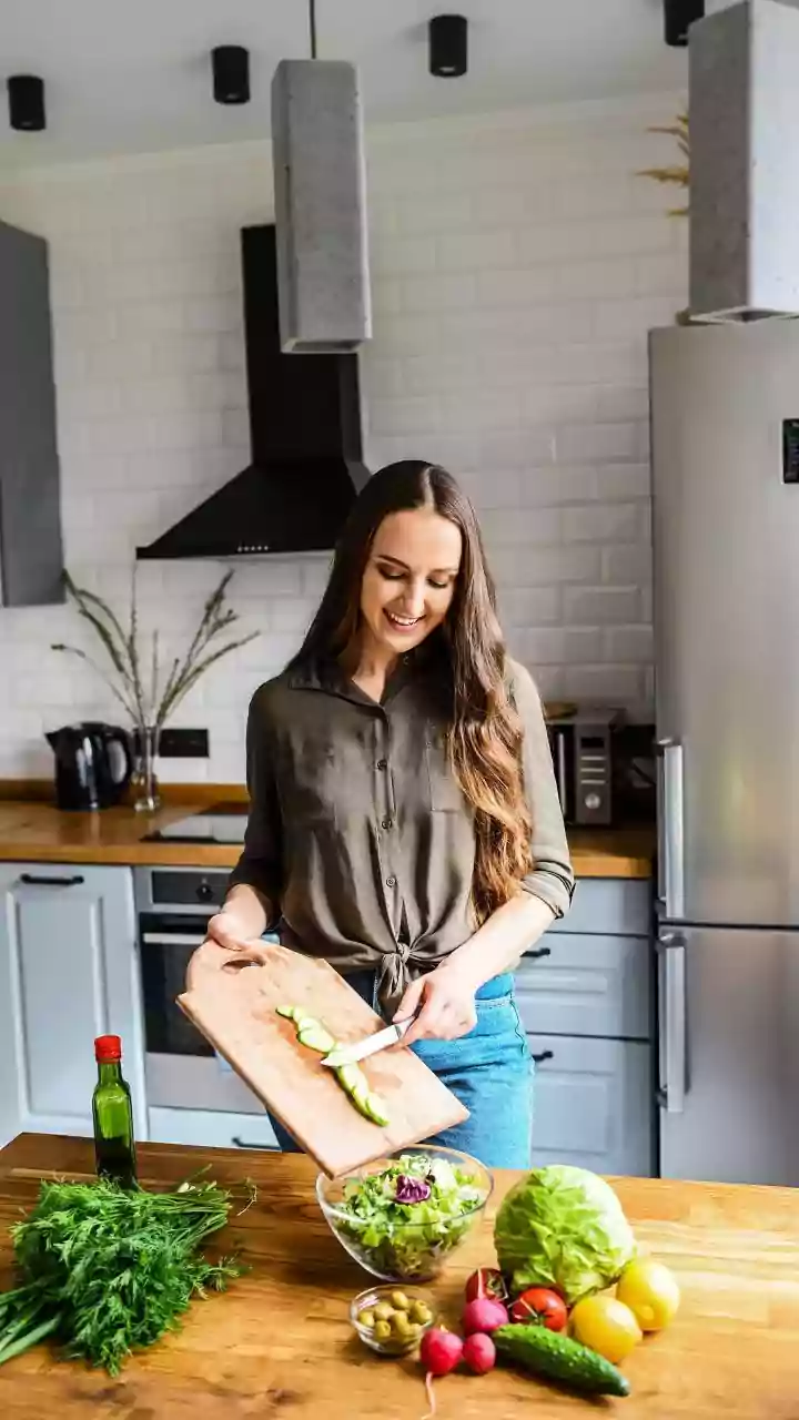 Cleanse Your Gut Before Heavy Festive Dining With Clean Eating Tips And Light Soups