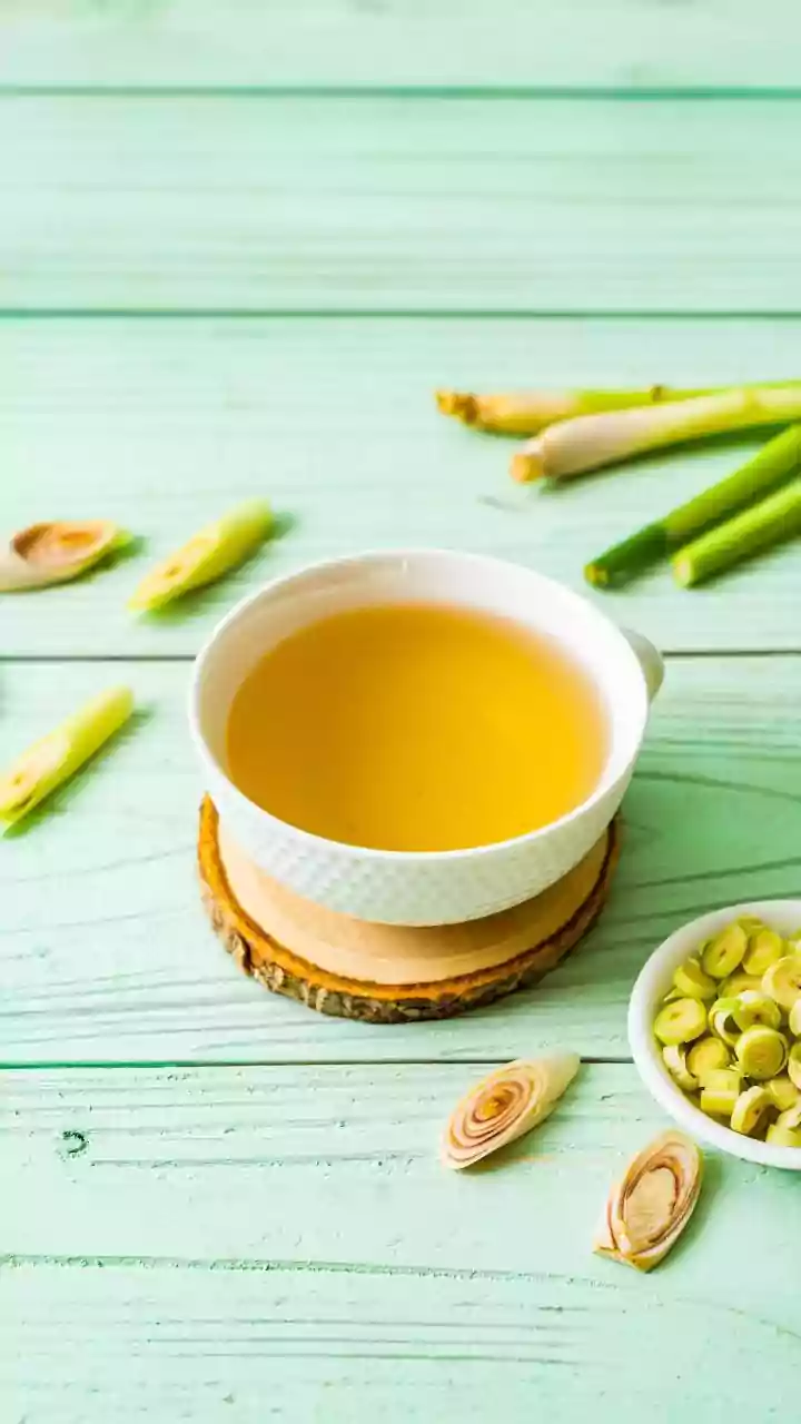 Why Cold-Brewed Lemongrass And Tulsi Tea Blends Are Replacing Traditional Ice Beverages