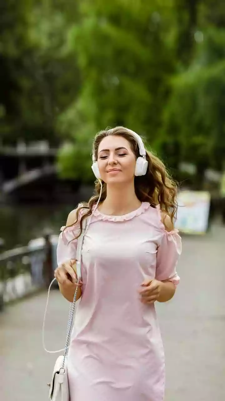 Cold water facial immersion helps manage high anxiety through rapid vagus nerve stimulation