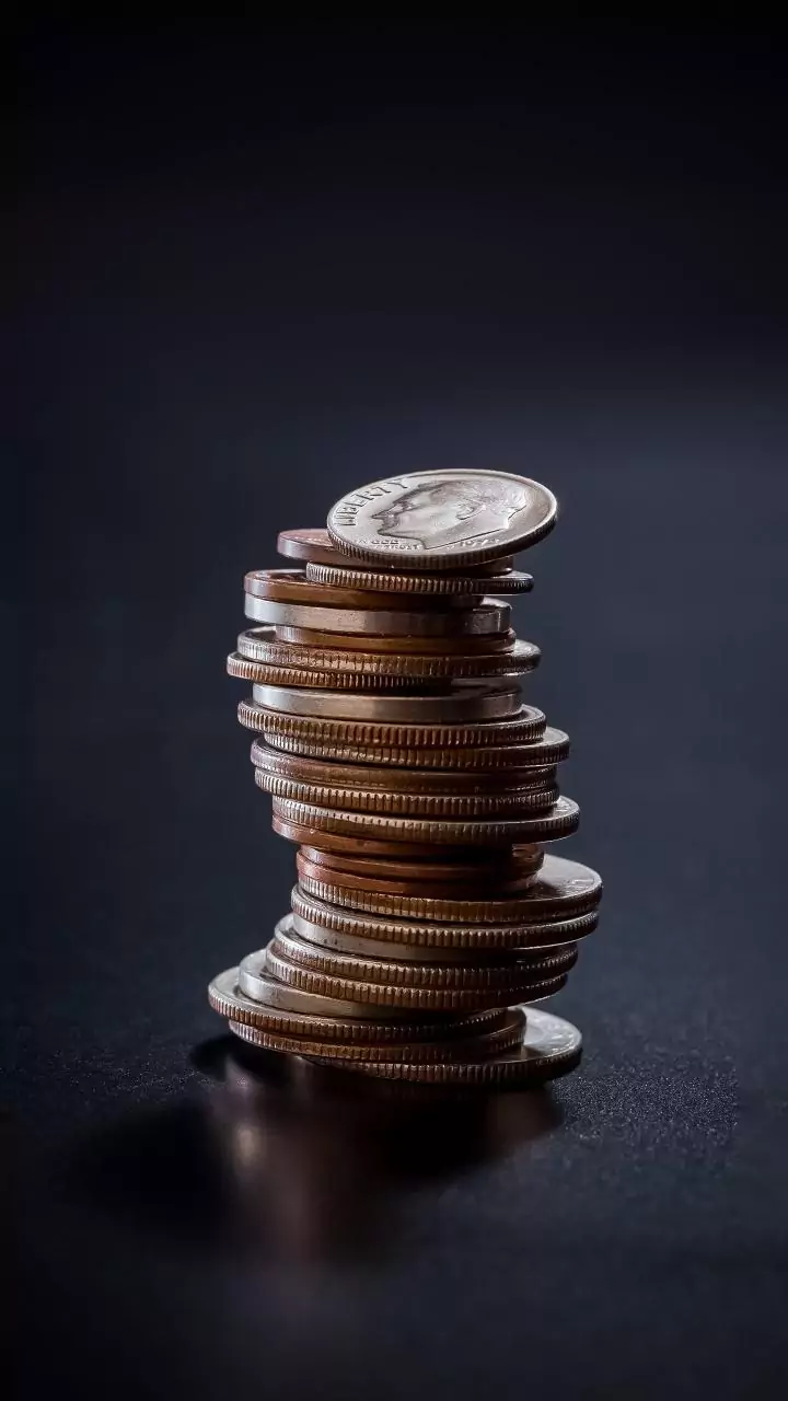 US dollar dips as Fed Chair Powell faces criminal investigation