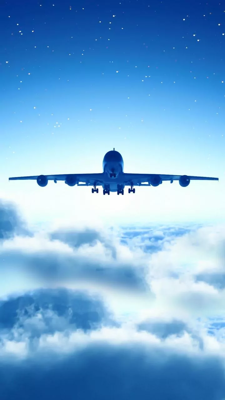 Dense Fog Delays Around 200 Flights, Disrupts Air Travel Across North India