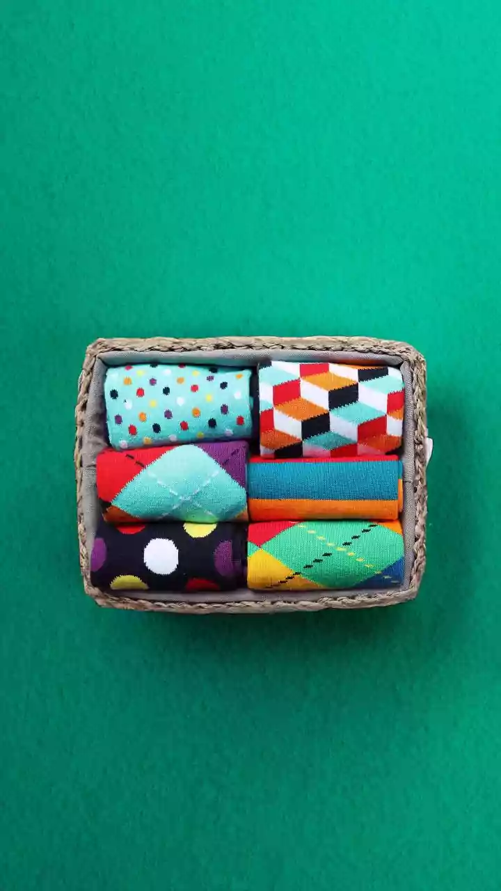 Simple Decor Secrets To Make Bare Walls Pop Using Patterned Woven Basket Collages