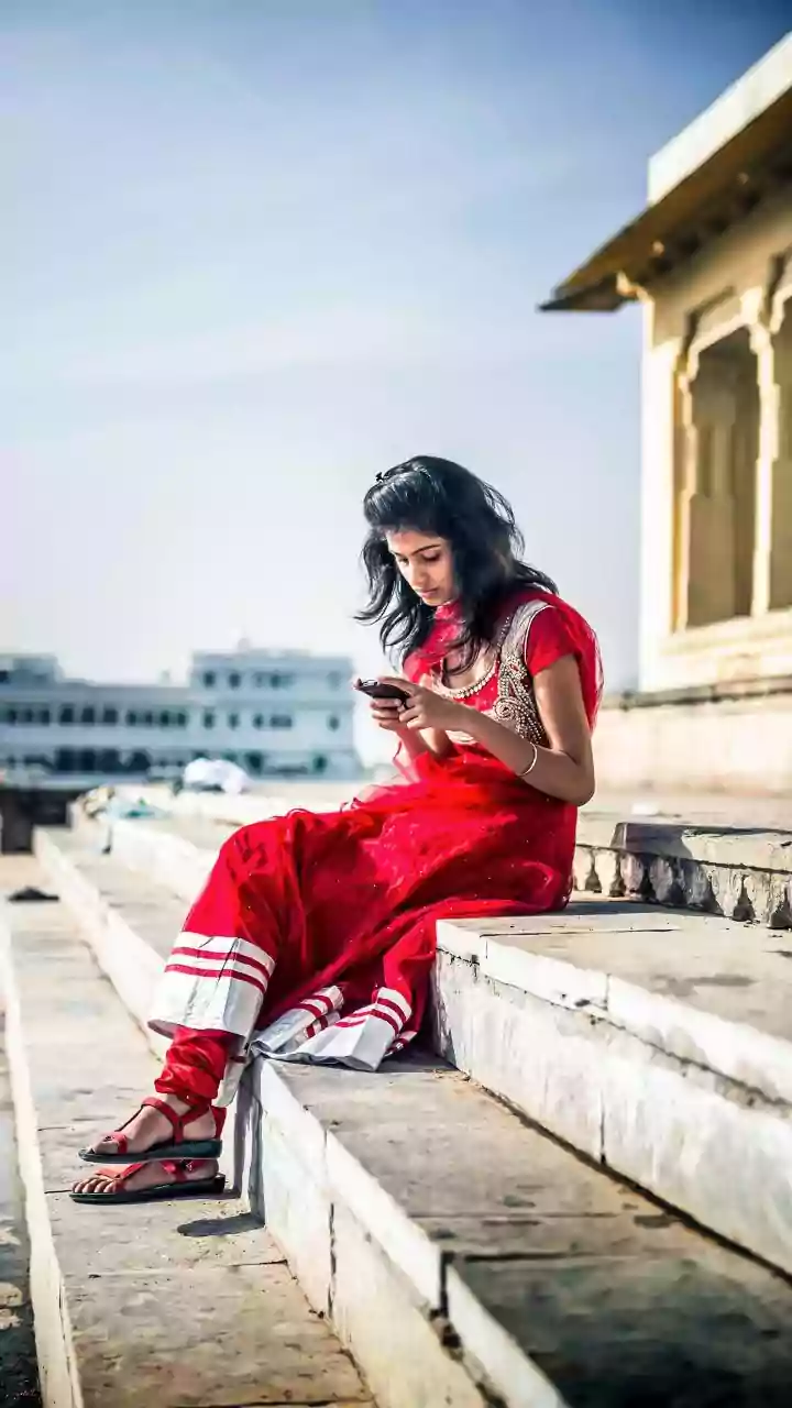 Young Indians Want Ancient Timing In Modern Feeds