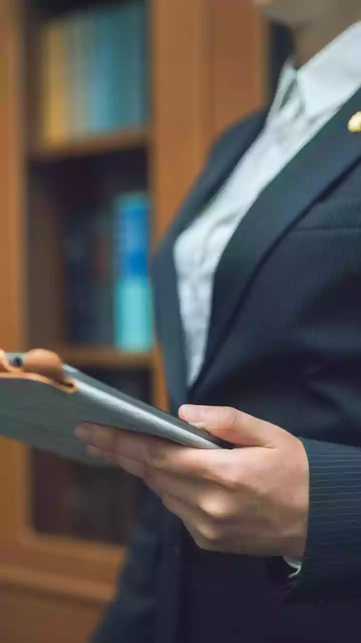 Job Applicants Boost Hiring Chances By Polishing Resume Summaries With AI Writing Assistants