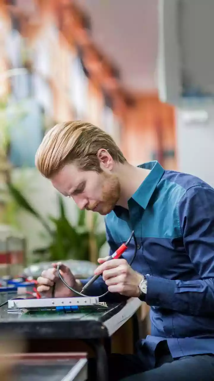 Record Which Technician Completed Each Major Repair