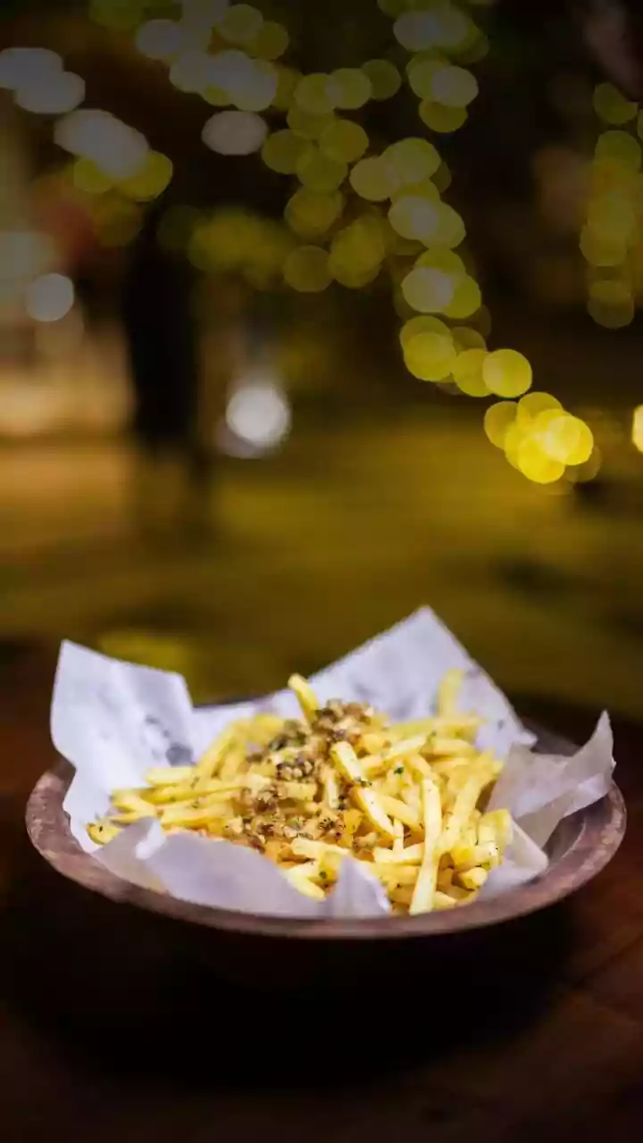 Delhi's Delight: Top 20 Outdoor Restaurants for Winter