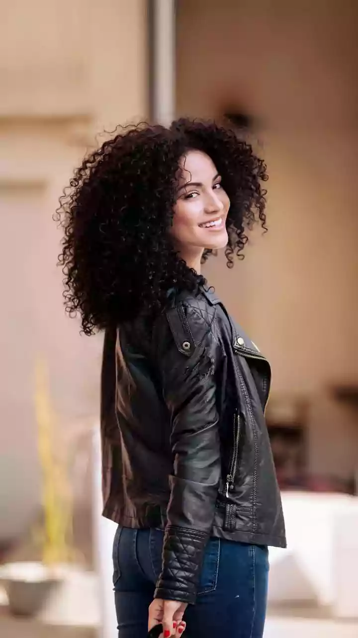 Rainy Days Mean Frizzier Hair For Everyone